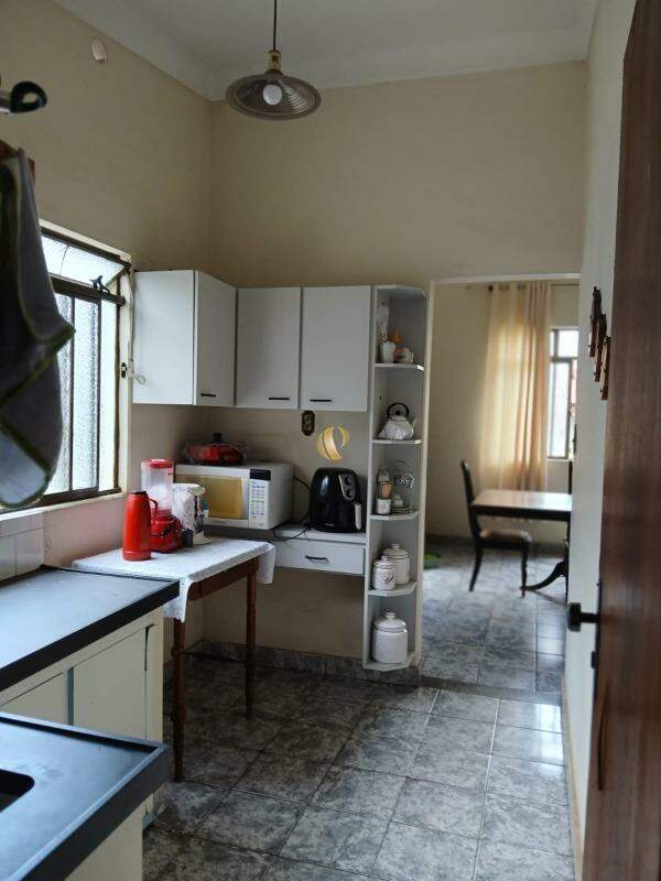 Casa à venda com 4 quartos, 308m² - Foto 6