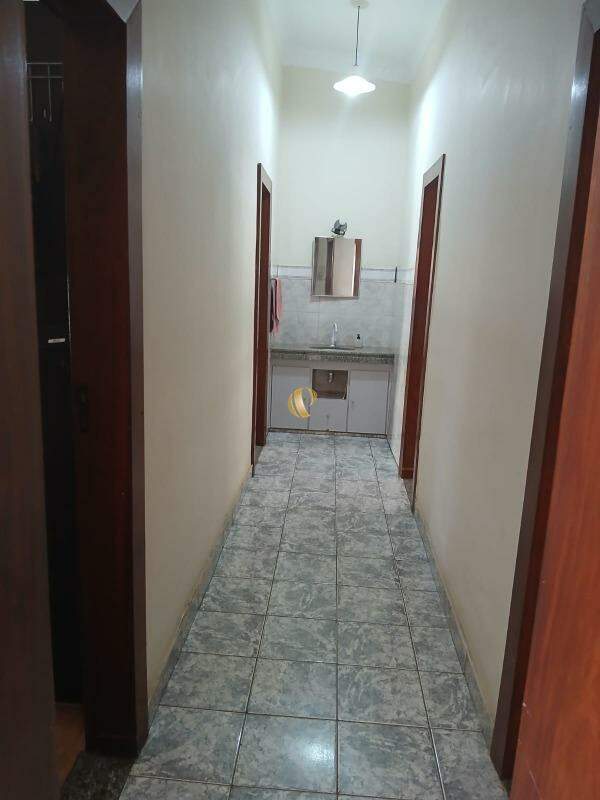 Casa à venda com 4 quartos, 308m² - Foto 10