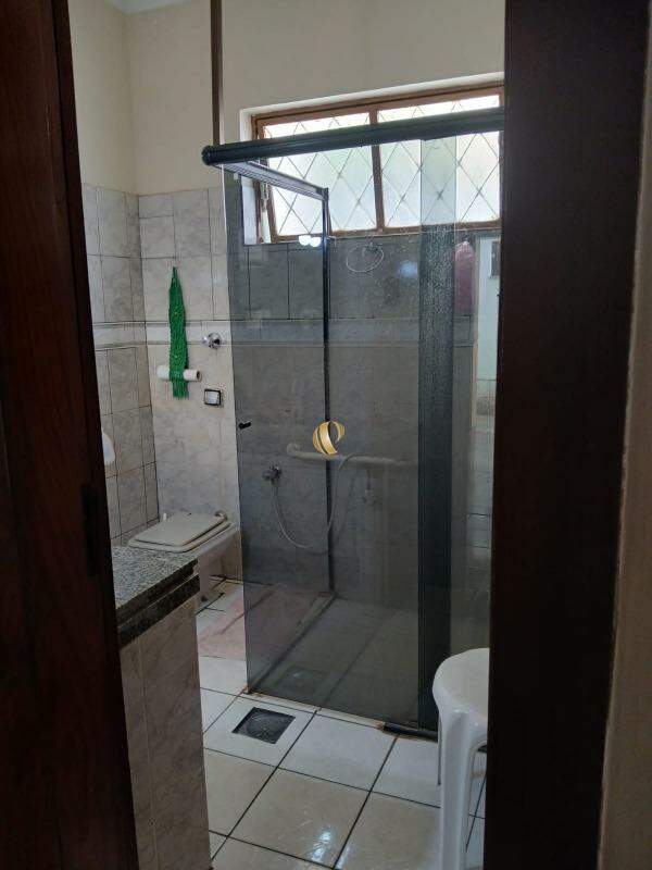 Casa à venda com 4 quartos, 308m² - Foto 9
