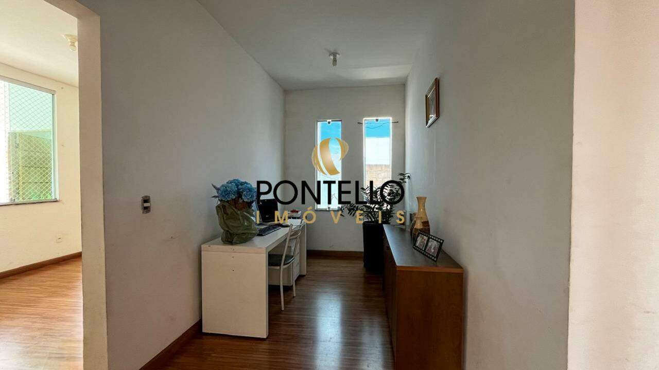 Casa à venda com 5 quartos, 175m² - Foto 14