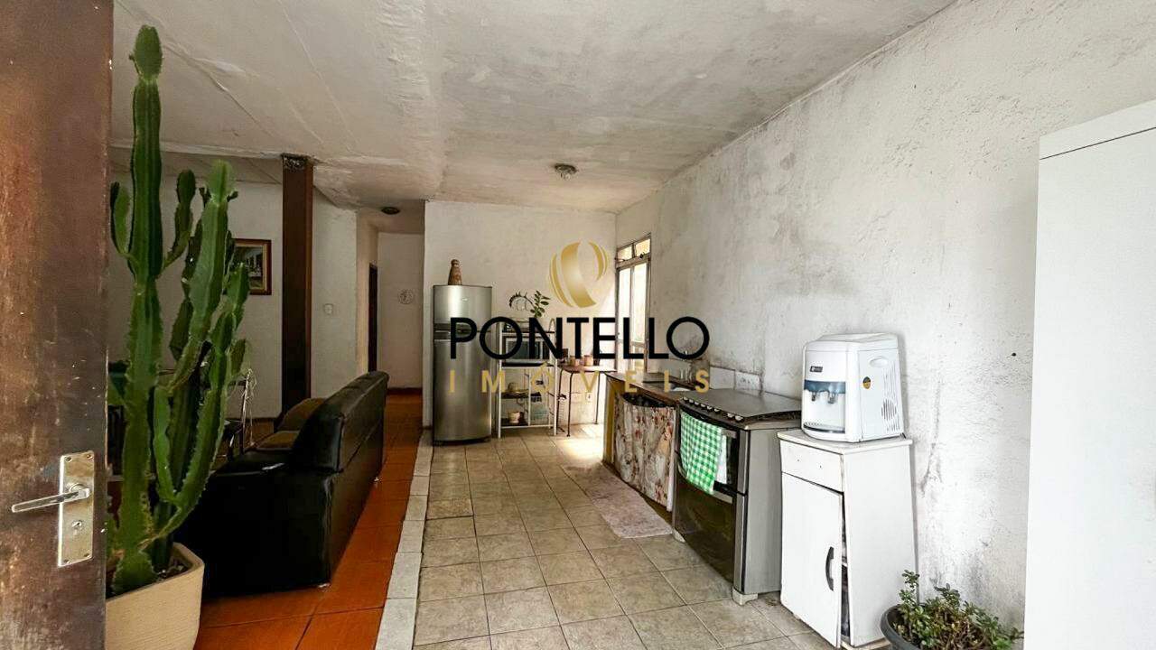 Casa à venda com 5 quartos, 175m² - Foto 3
