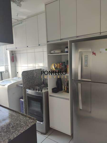 Apartamento à venda com 2 quartos, 60m² - Foto 2