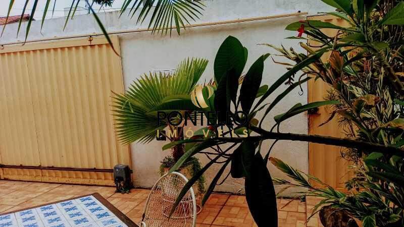 Casa à venda com 2 quartos, 130m² - Foto 20