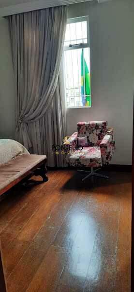 Cobertura à venda com 5 quartos, 200m² - Foto 2