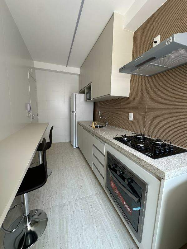Apartamento para alugar com 2 quartos, 84m² - Foto 7