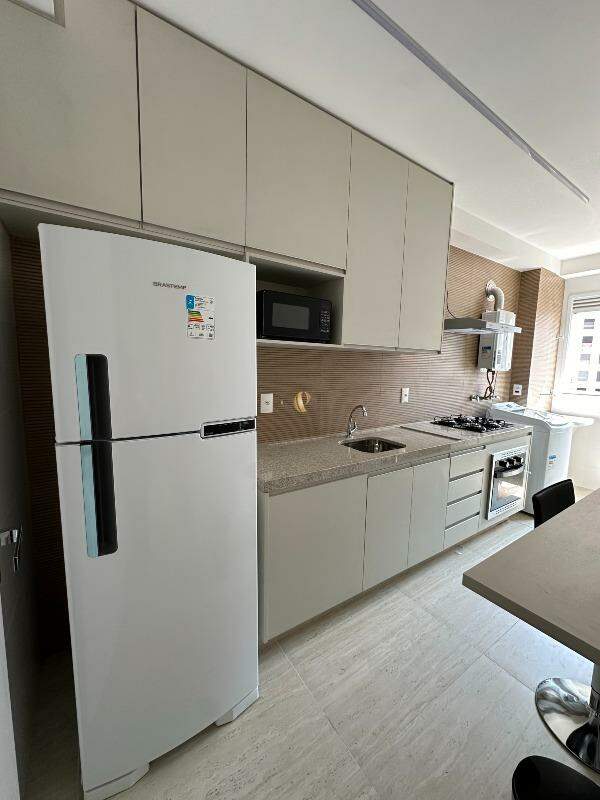 Apartamento para alugar com 2 quartos, 84m² - Foto 6