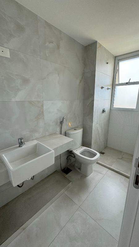 Apartamento para alugar com 4 quartos, 203m² - Foto 10