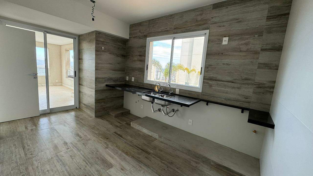 Apartamento para alugar com 4 quartos, 203m² - Foto 7