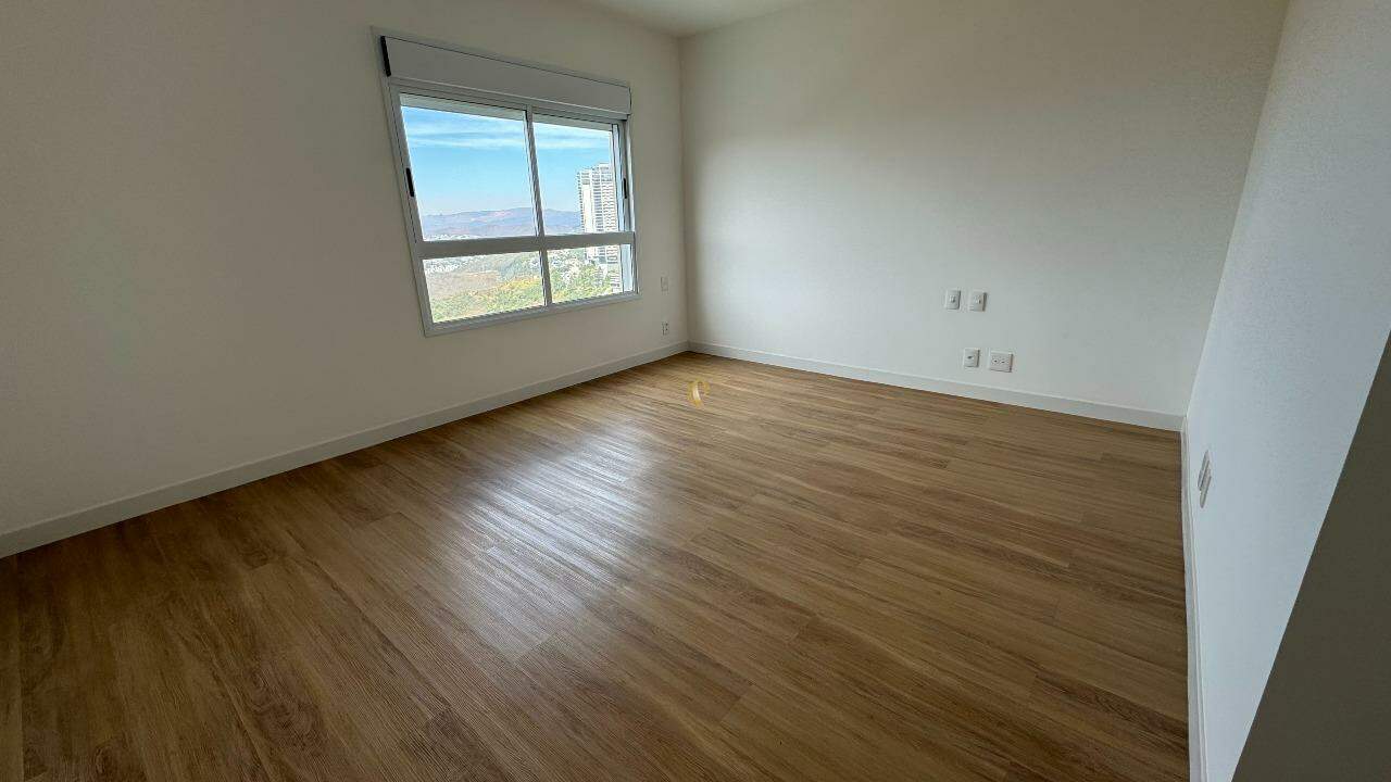 Apartamento para alugar com 4 quartos, 203m² - Foto 9