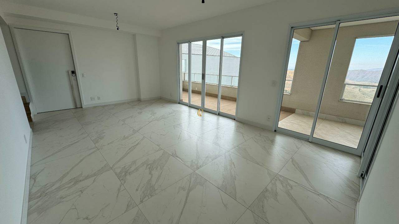 Apartamento para alugar com 4 quartos, 203m² - Foto 3