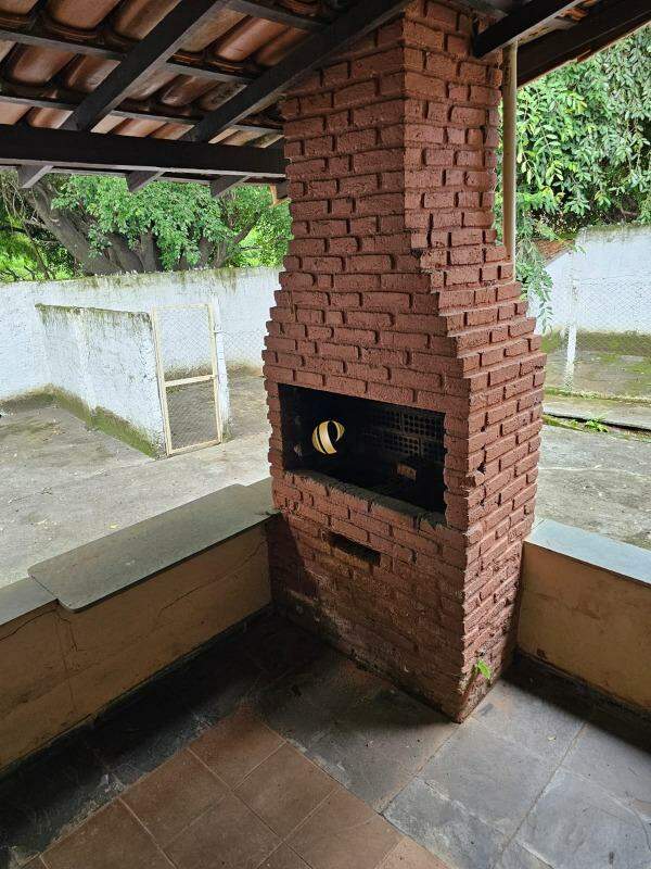 Chácara à venda com 4 quartos, 227m² - Foto 13