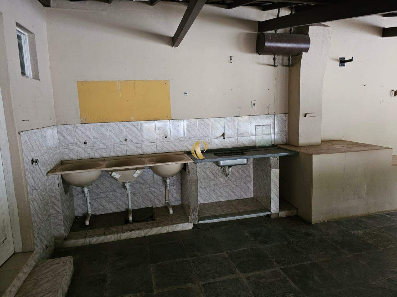Chácara à venda com 4 quartos, 227m² - Foto 12