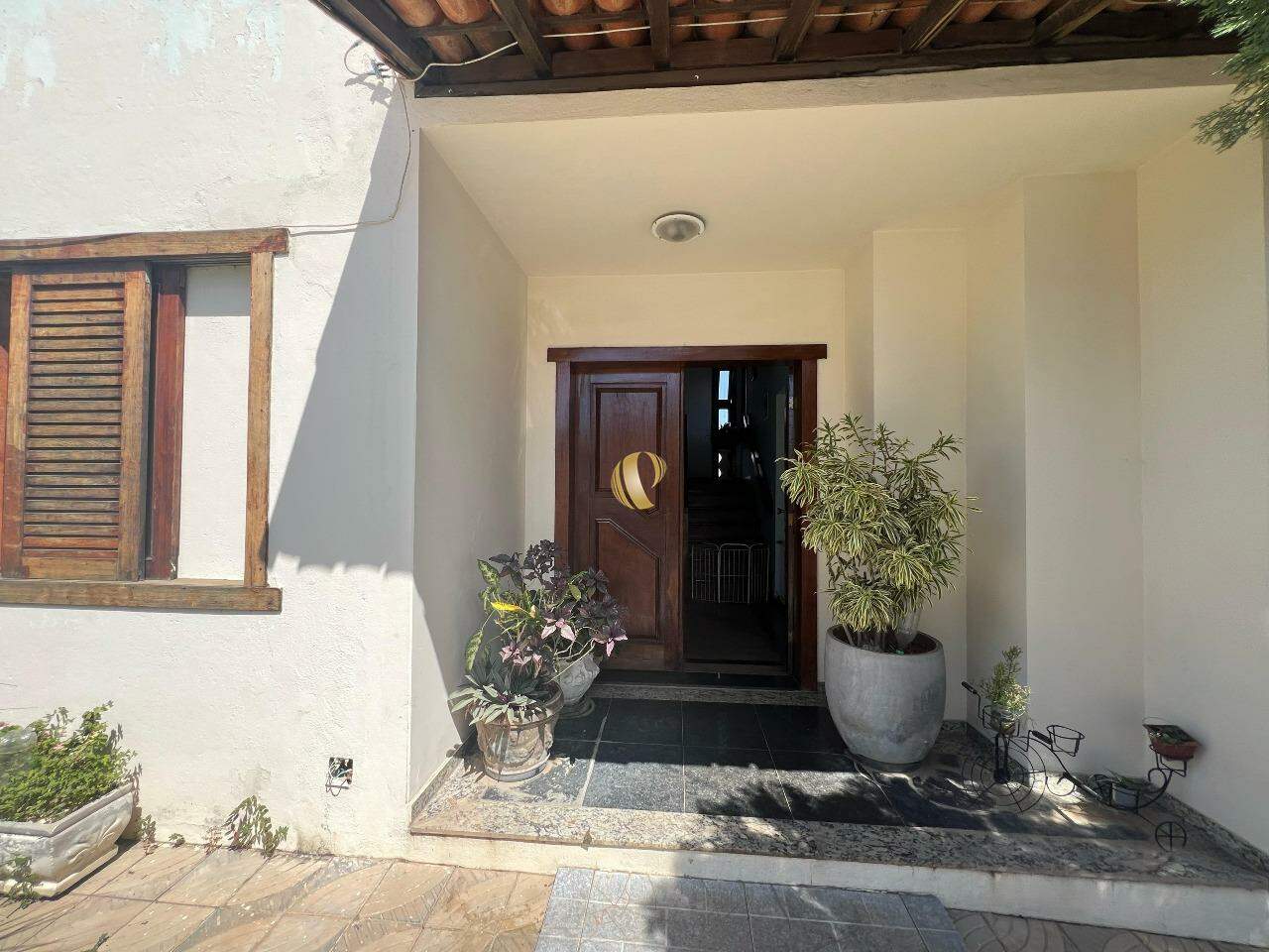 Casa à venda com 5 quartos, 272m² - Foto 3