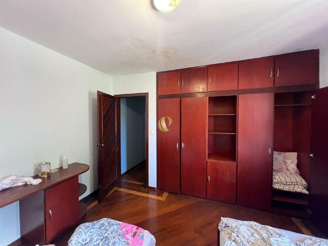 Casa à venda com 5 quartos, 272m² - Foto 13