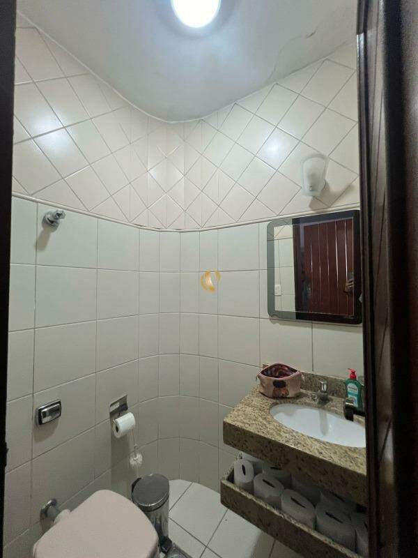 Casa à venda com 5 quartos, 272m² - Foto 15
