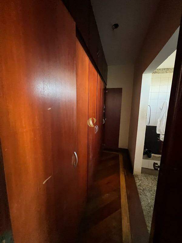 Casa à venda com 5 quartos, 272m² - Foto 12