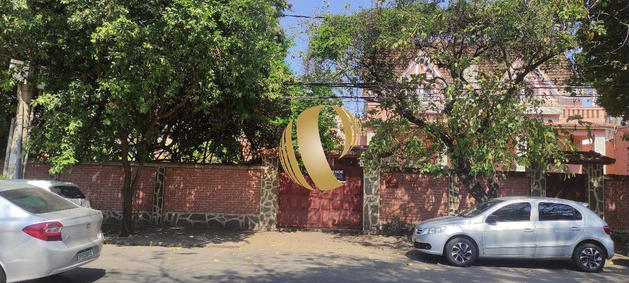 Casa para alugar com 4 quartos, 1469m² - Foto 2