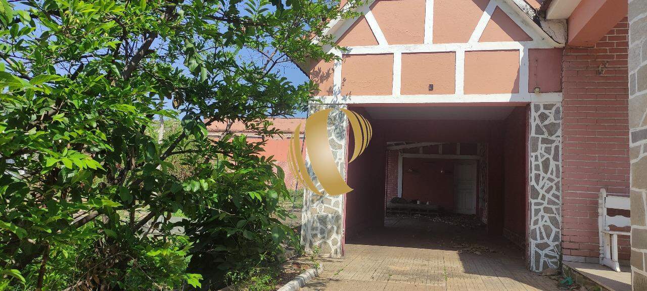 Casa para alugar com 4 quartos, 1469m² - Foto 11