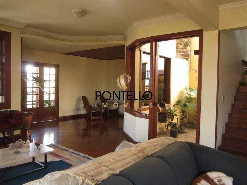 Casa à venda com 4 quartos, 354m² - Foto 12