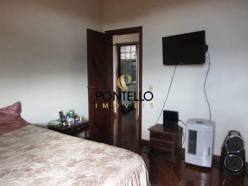 Casa à venda com 4 quartos, 354m² - Foto 23