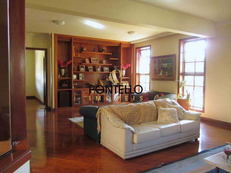 Casa à venda com 4 quartos, 354m² - Foto 3