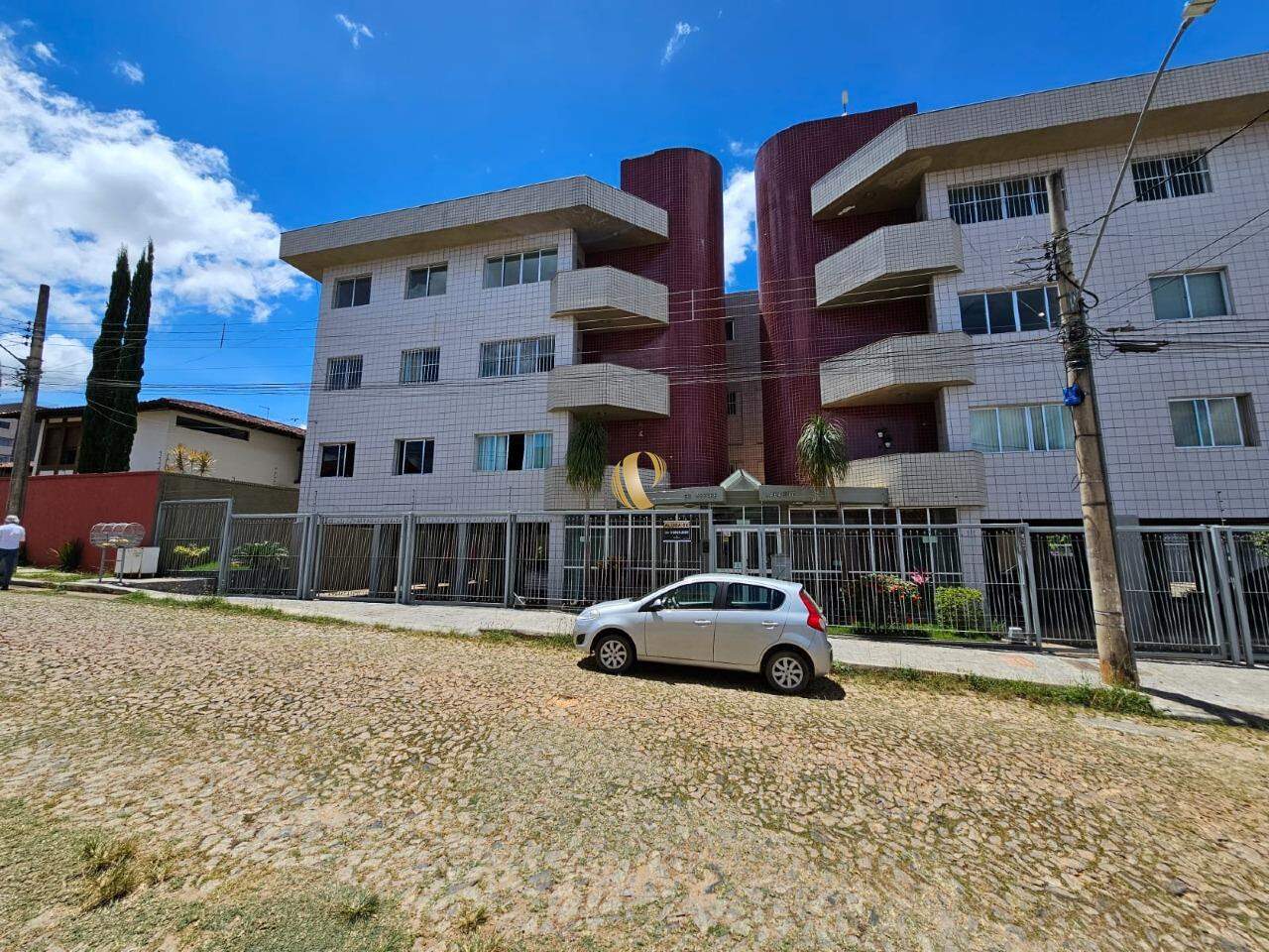 Apartamento à venda com 3 quartos, 155m² - Foto 1