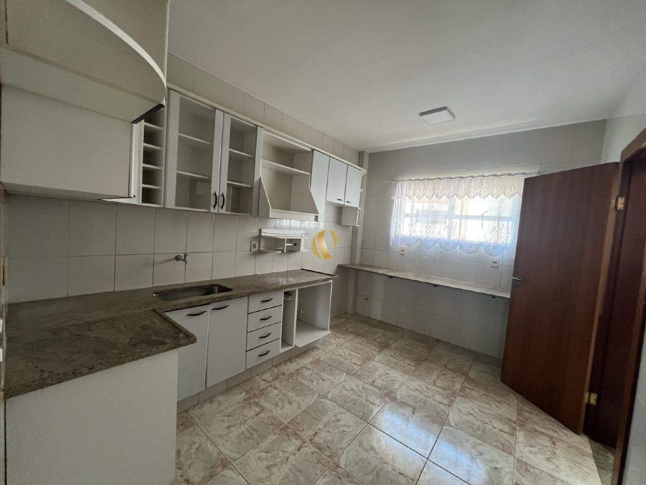Apartamento à venda com 3 quartos, 155m² - Foto 11