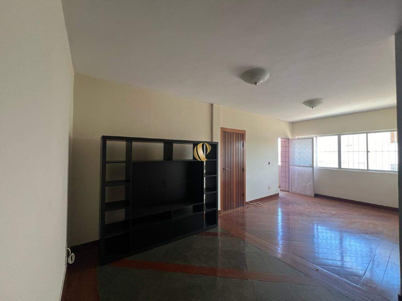 Apartamento à venda com 3 quartos, 155m² - Foto 4