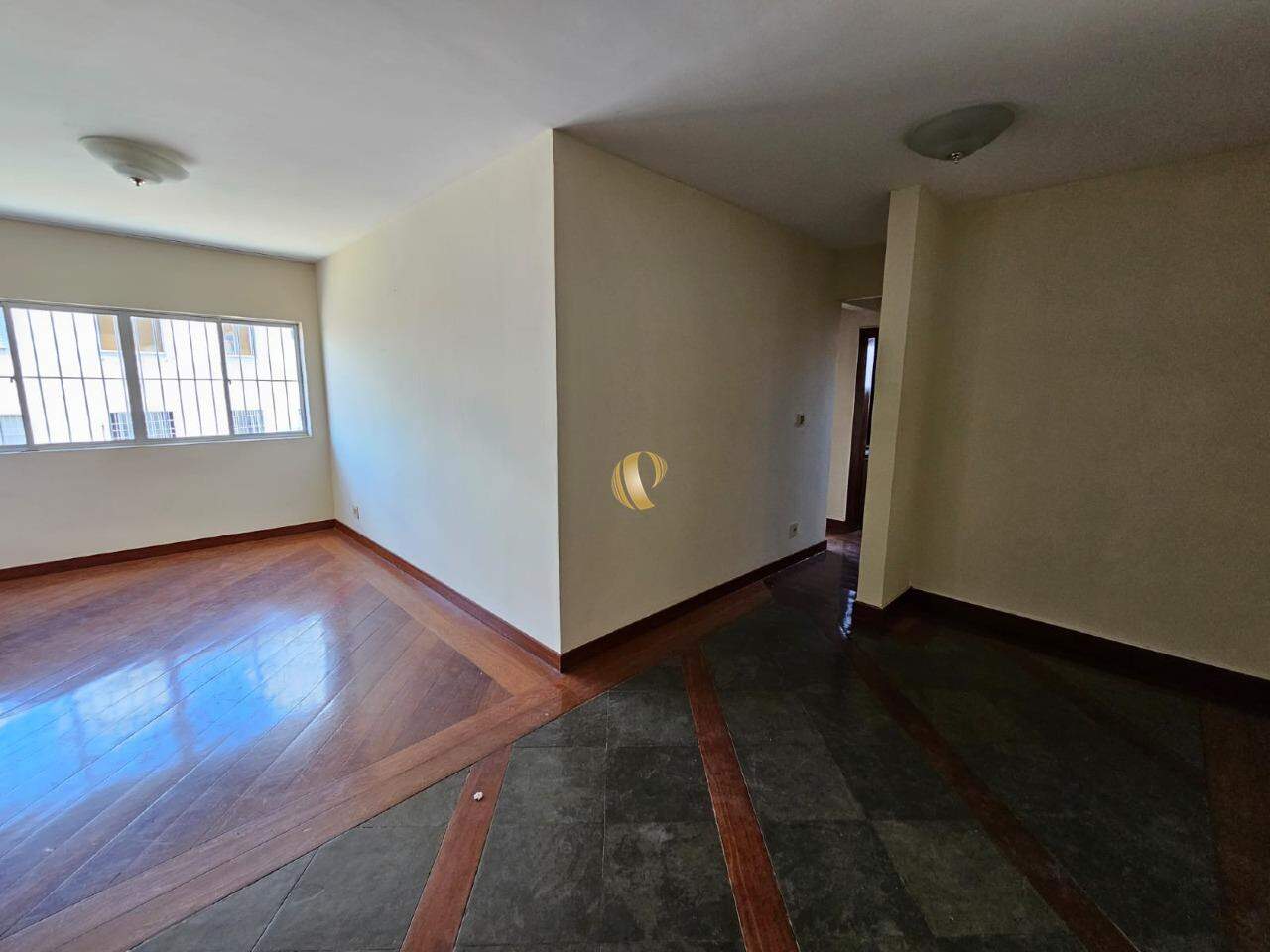 Apartamento à venda com 3 quartos, 155m² - Foto 2