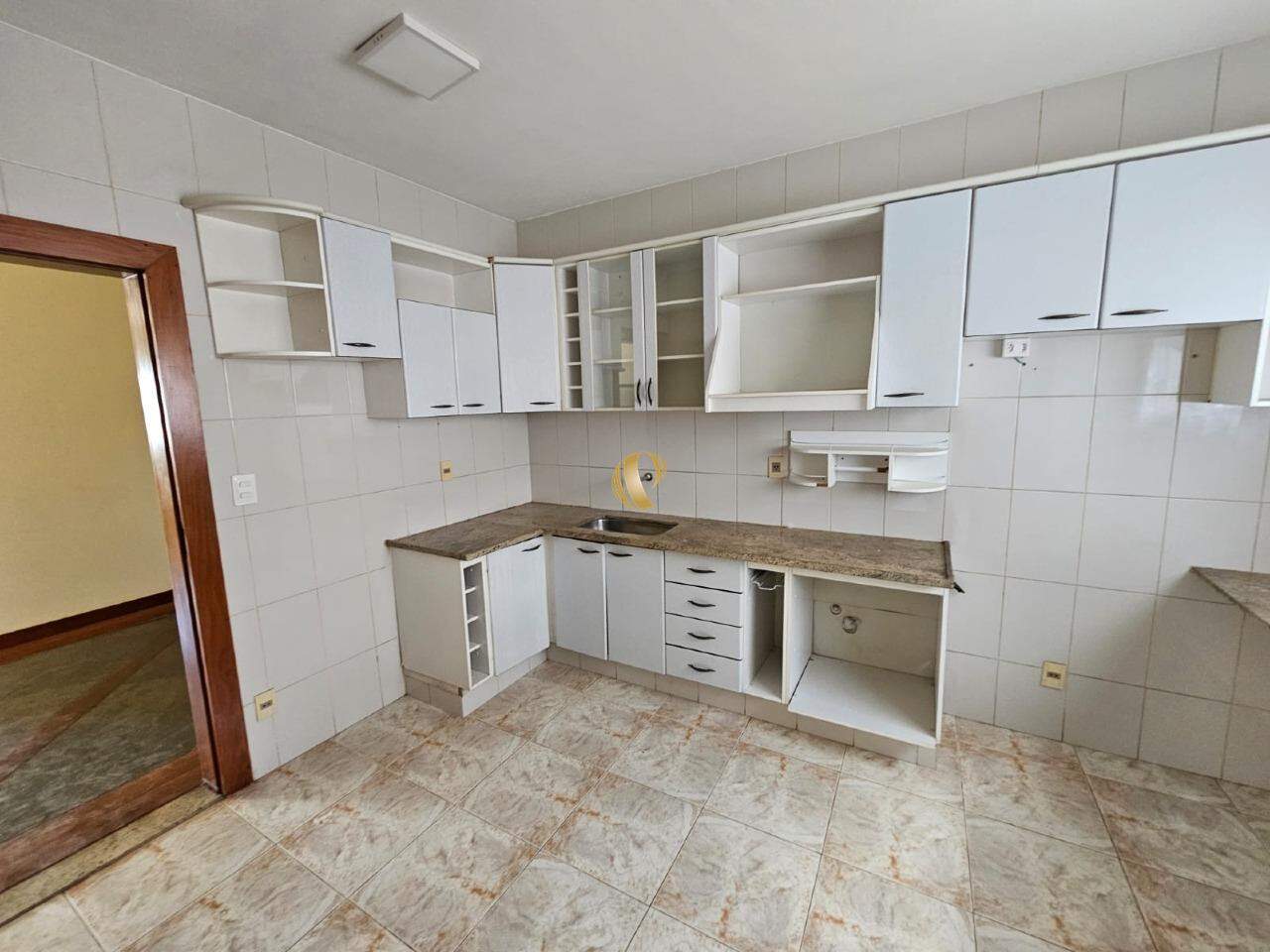 Apartamento à venda com 3 quartos, 155m² - Foto 9