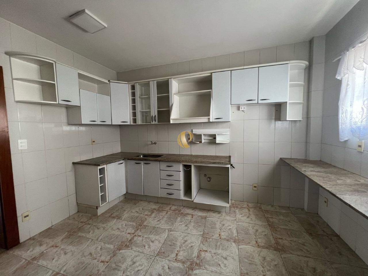 Apartamento à venda com 3 quartos, 155m² - Foto 10