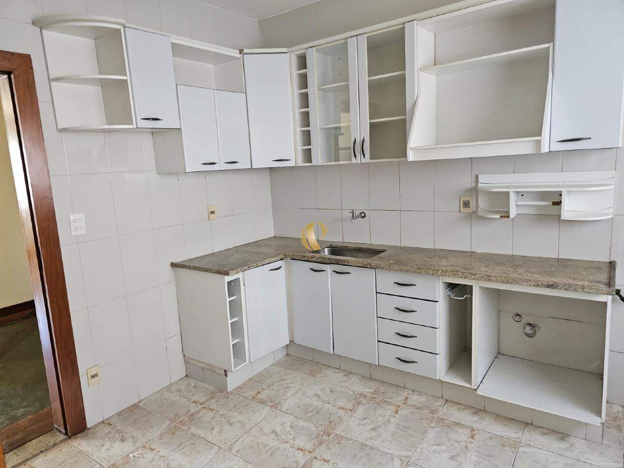 Apartamento à venda com 3 quartos, 155m² - Foto 8