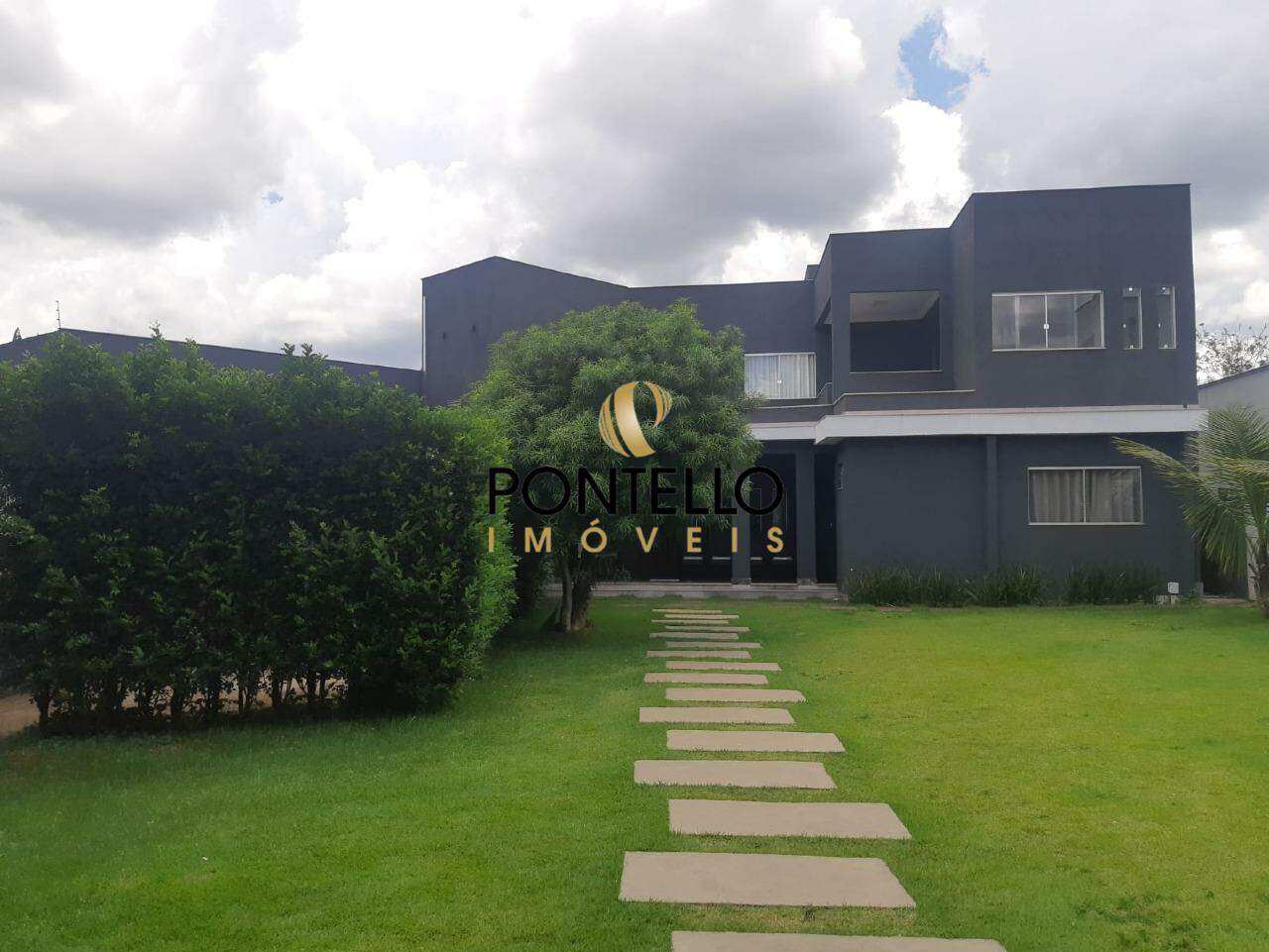 Casa à venda com 6 quartos, 400m² - Foto 1