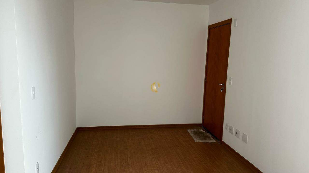 Apartamento à venda com 2 quartos, 44m² - Foto 3