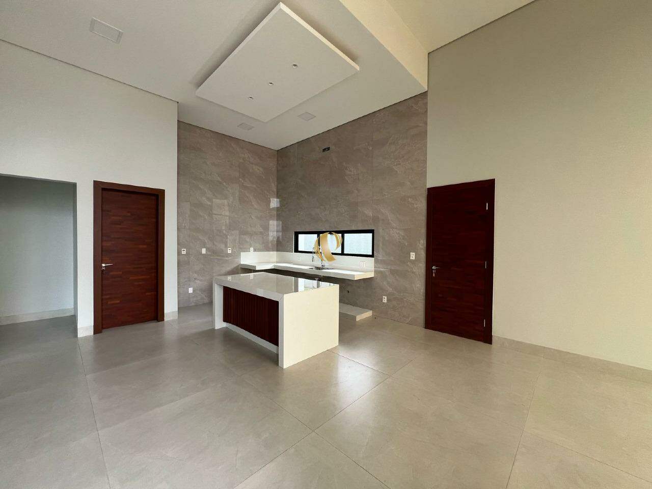 Casa à venda com 3 quartos, 246m² - Foto 5