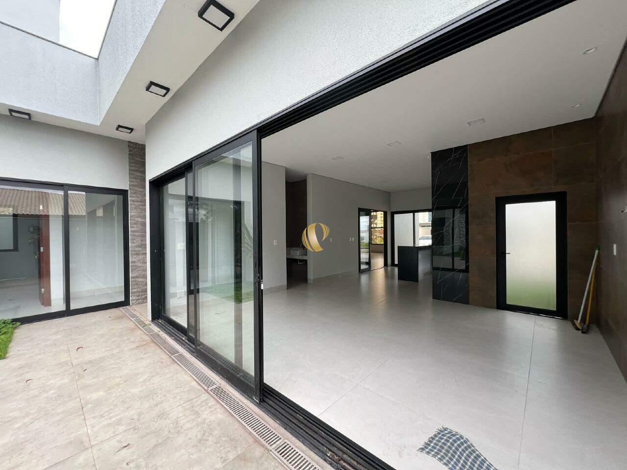 Casa à venda com 3 quartos, 246m² - Foto 21