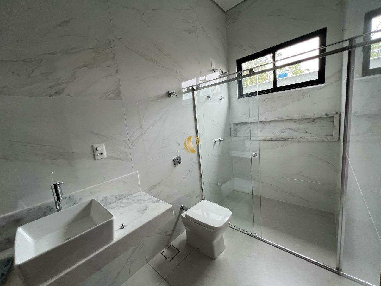 Casa à venda com 3 quartos, 246m² - Foto 15