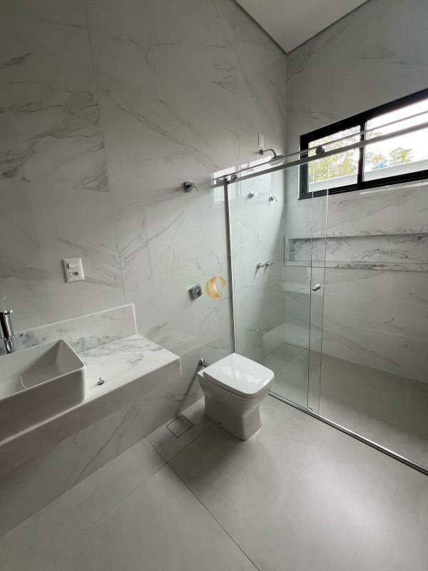 Casa à venda com 3 quartos, 246m² - Foto 16