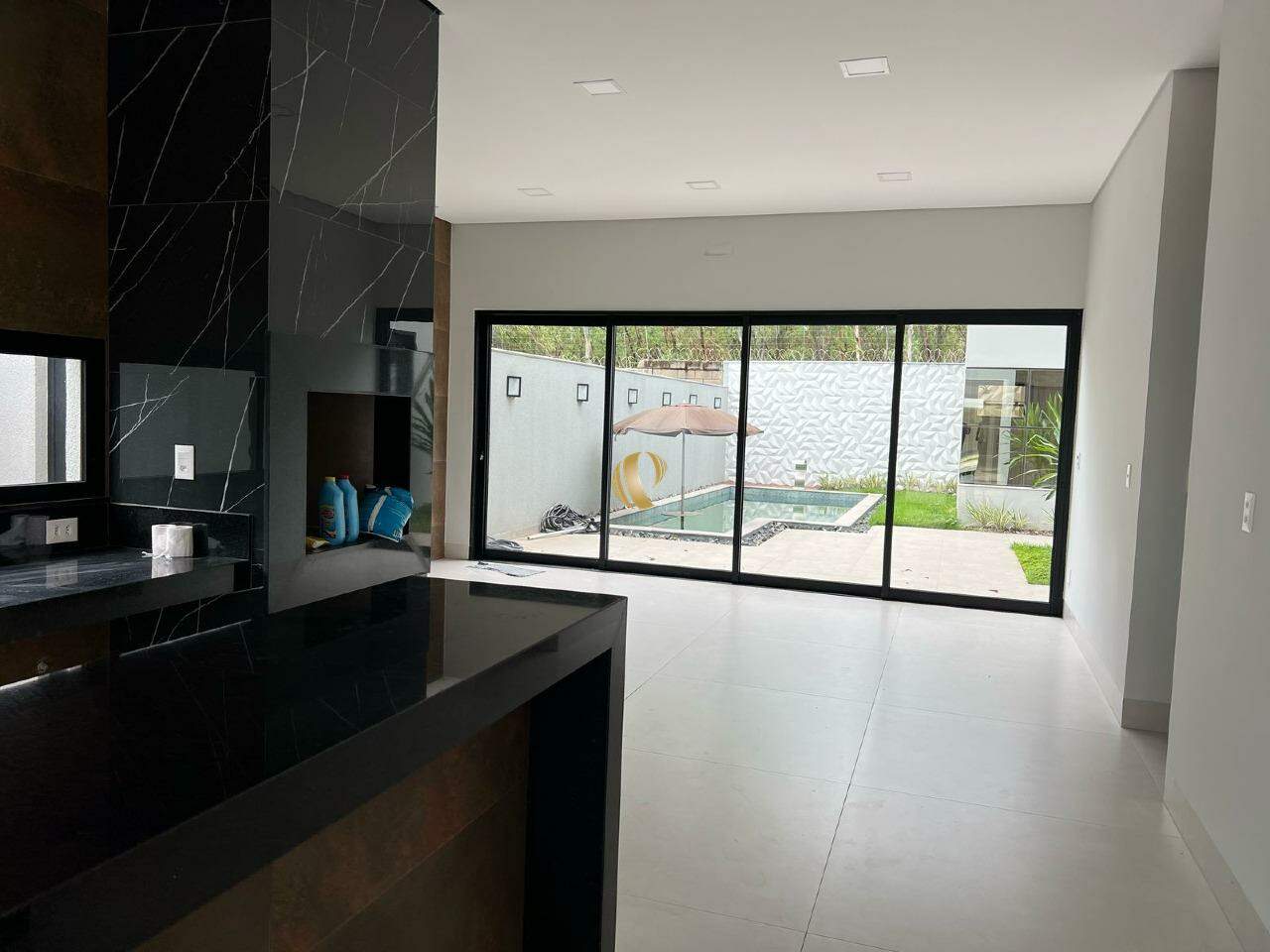 Casa à venda com 3 quartos, 246m² - Foto 13