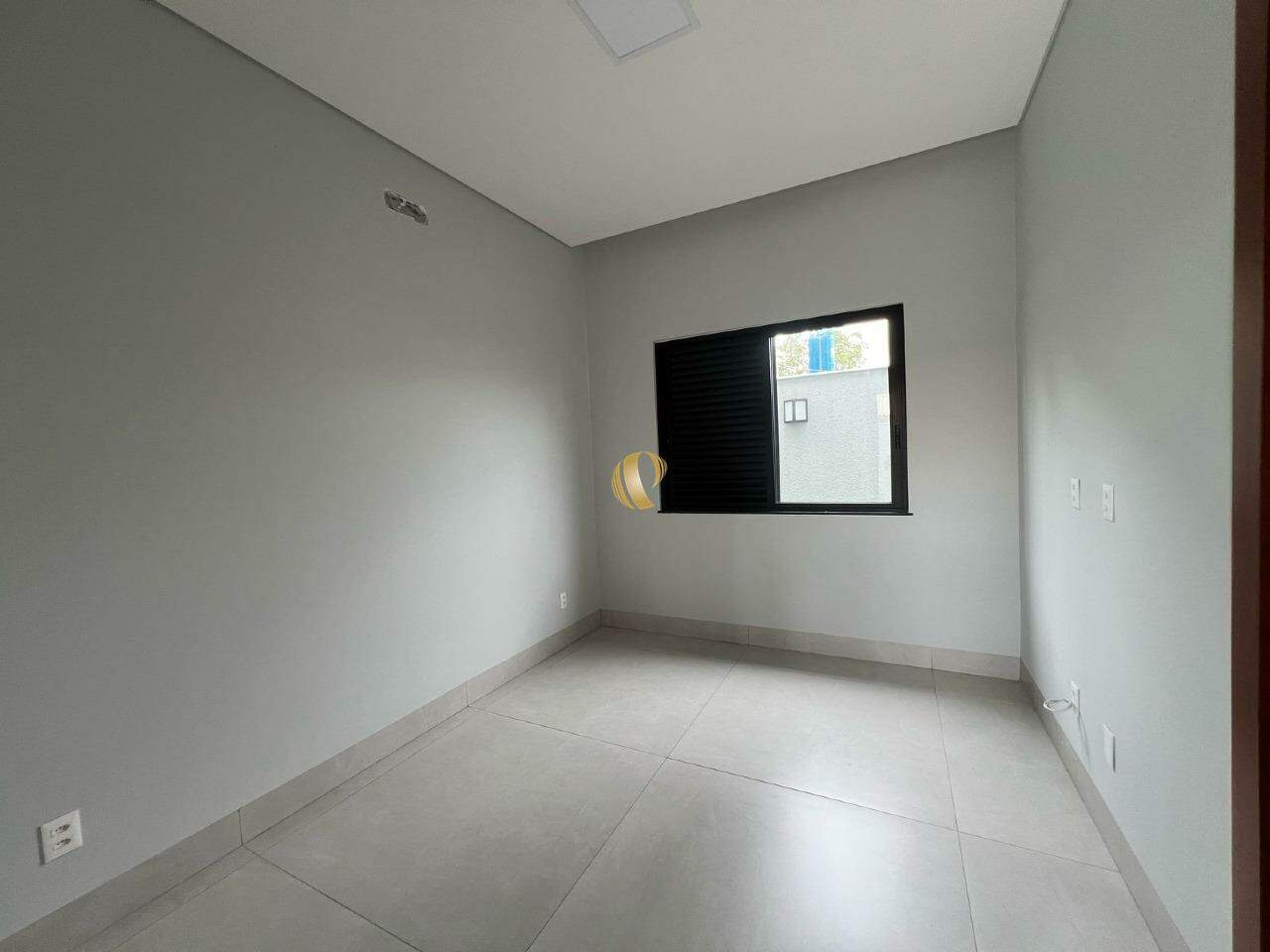Casa à venda com 3 quartos, 246m² - Foto 8