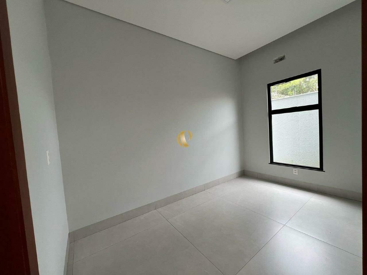 Casa à venda com 3 quartos, 246m² - Foto 9