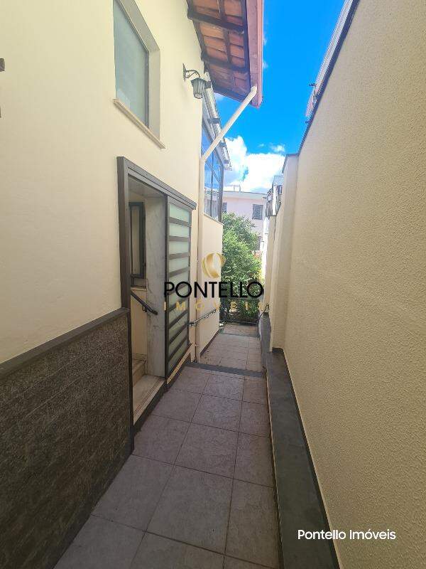Casa à venda com 3 quartos, 206m² - Foto 17