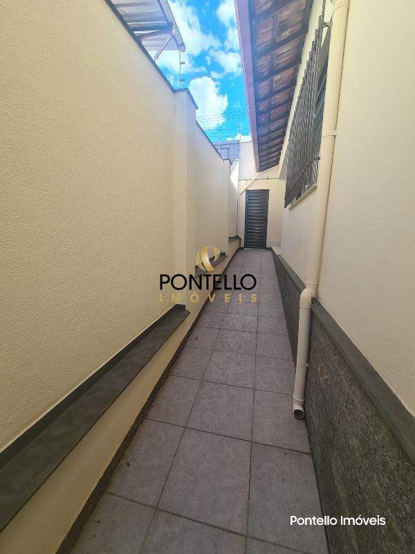 Casa à venda com 3 quartos, 206m² - Foto 19