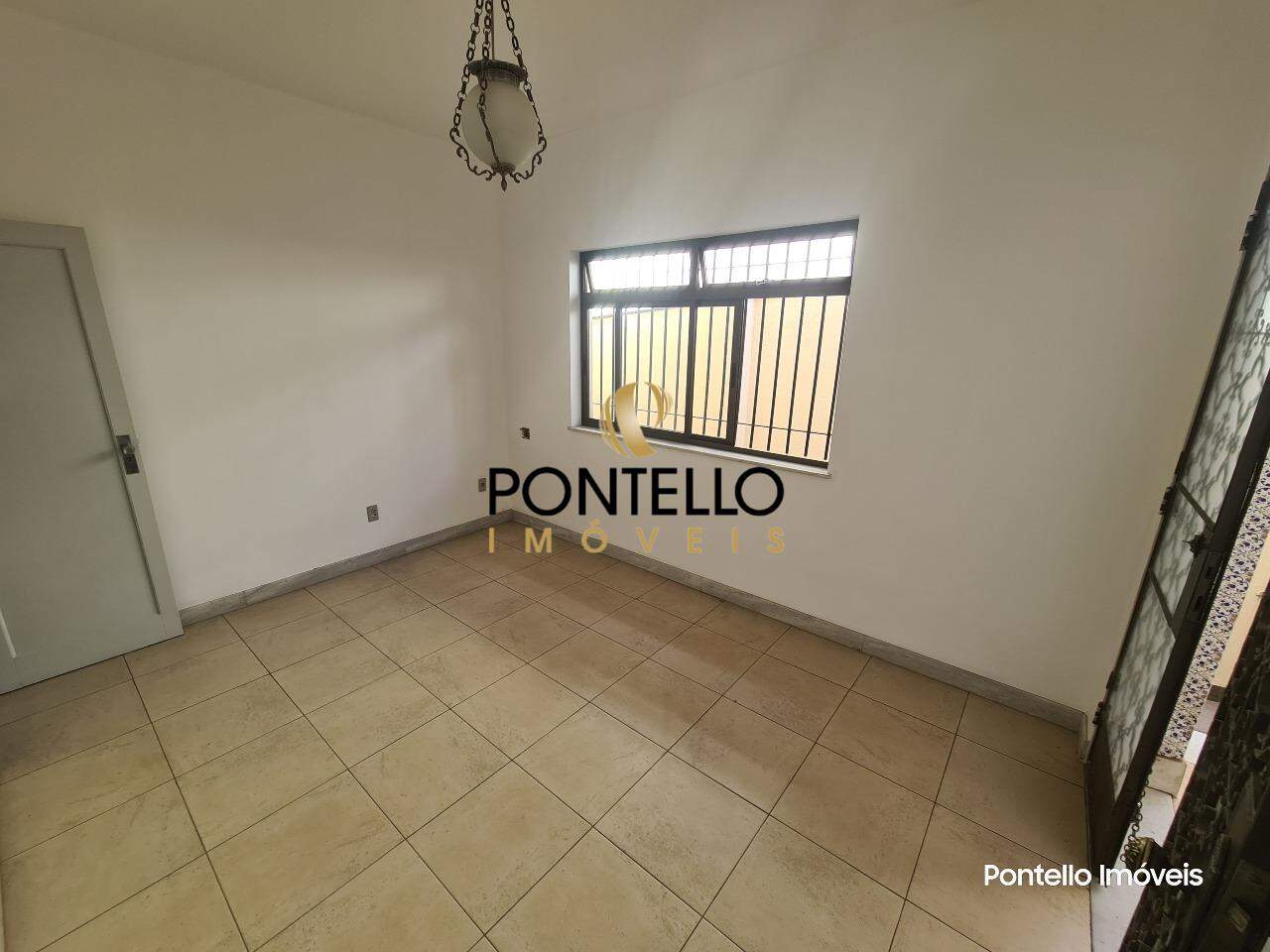 Casa à venda com 3 quartos, 206m² - Foto 4