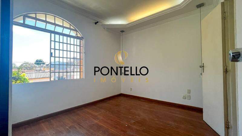 Apartamento à venda com 3 quartos, 156m² - Foto 2