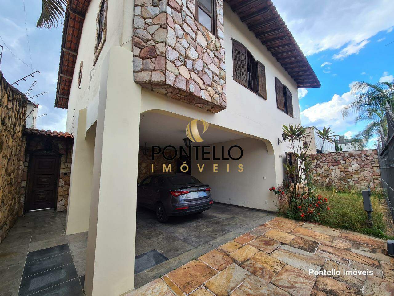 Casa, 4 quartos, 328 m² - Foto 1