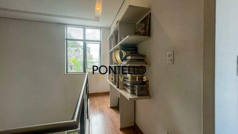 Casa à venda com 3 quartos, 200m² - Foto 17
