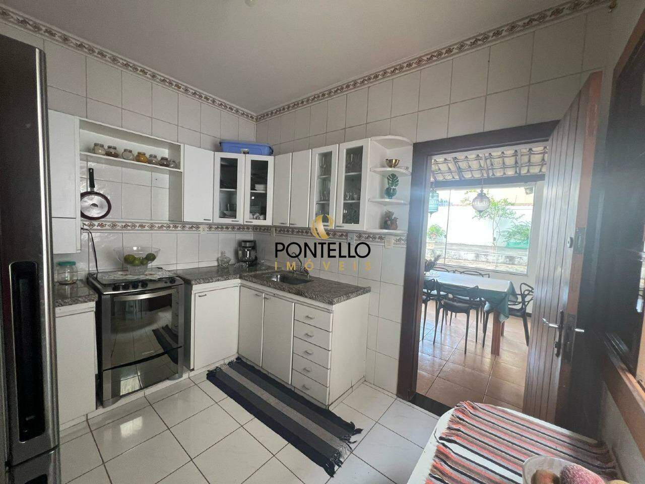 Casa à venda com 4 quartos, 180m² - Foto 5