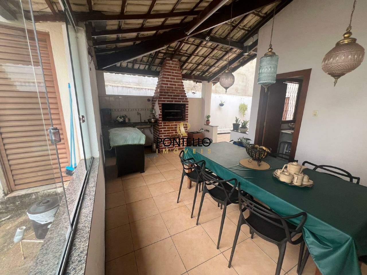 Casa à venda com 4 quartos, 180m² - Foto 14
