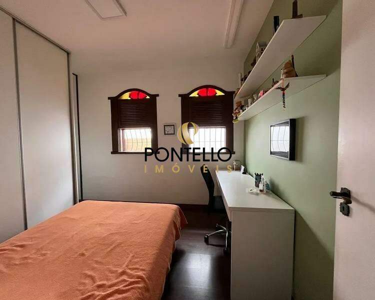 Casa à venda com 7 quartos, 270m² - Foto 10